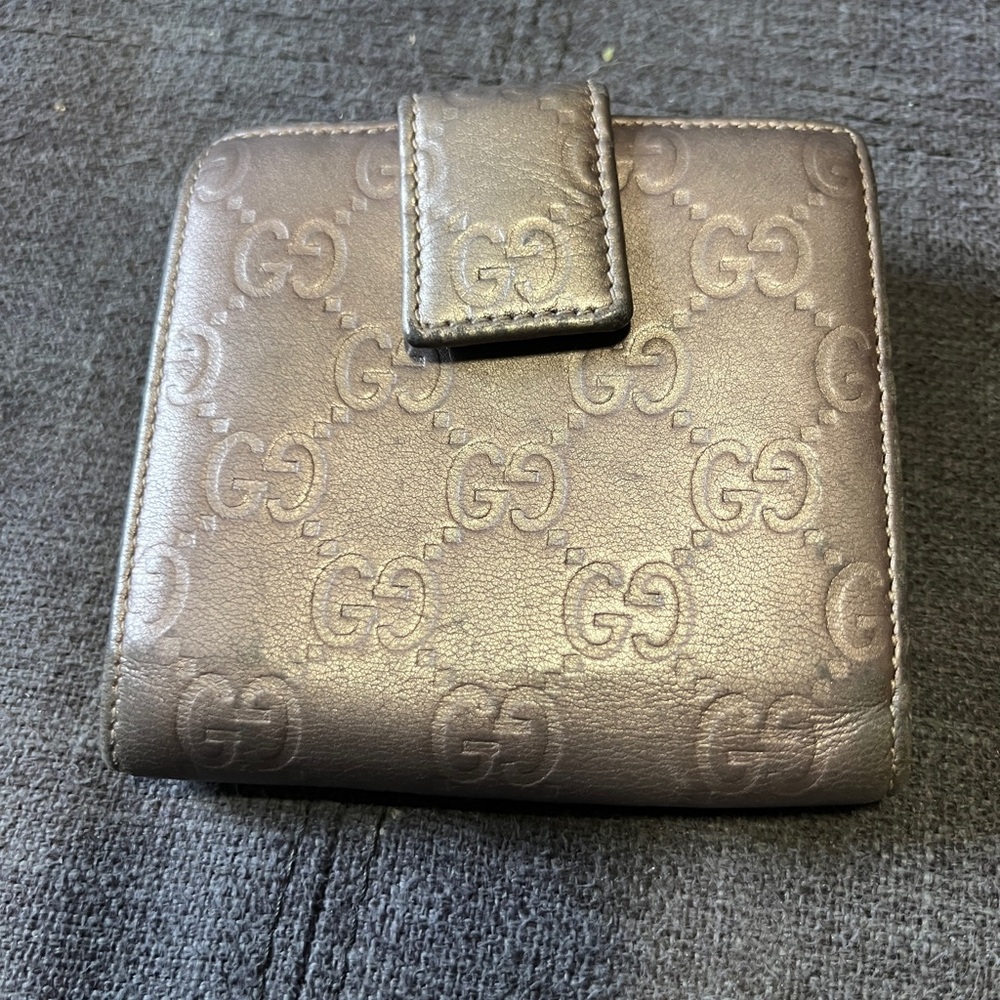 Gucci silver Leather Wallet with Embossed Logo
